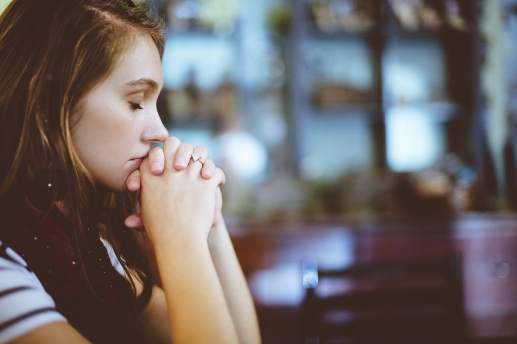 girl in prayer