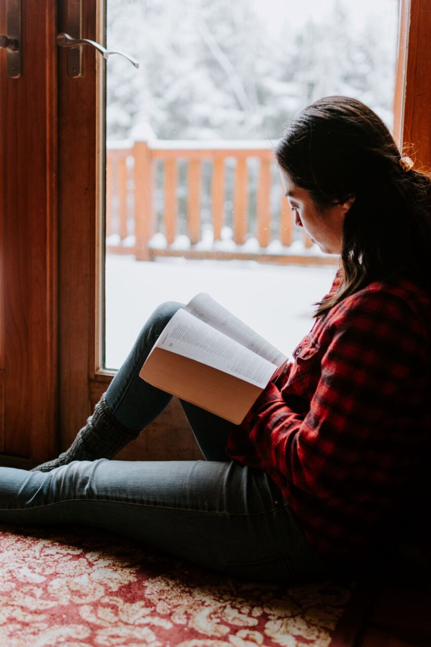 lady reading her Bible